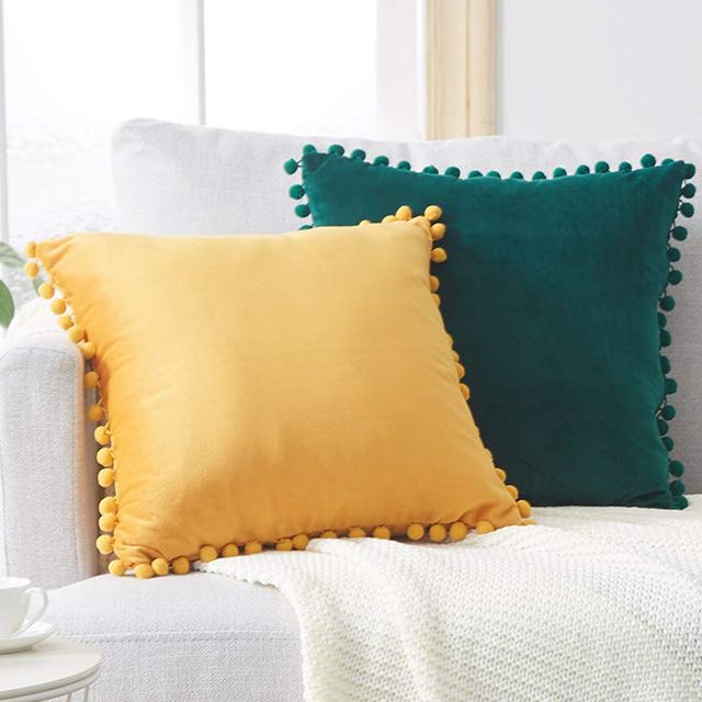 how many pillows on a couch