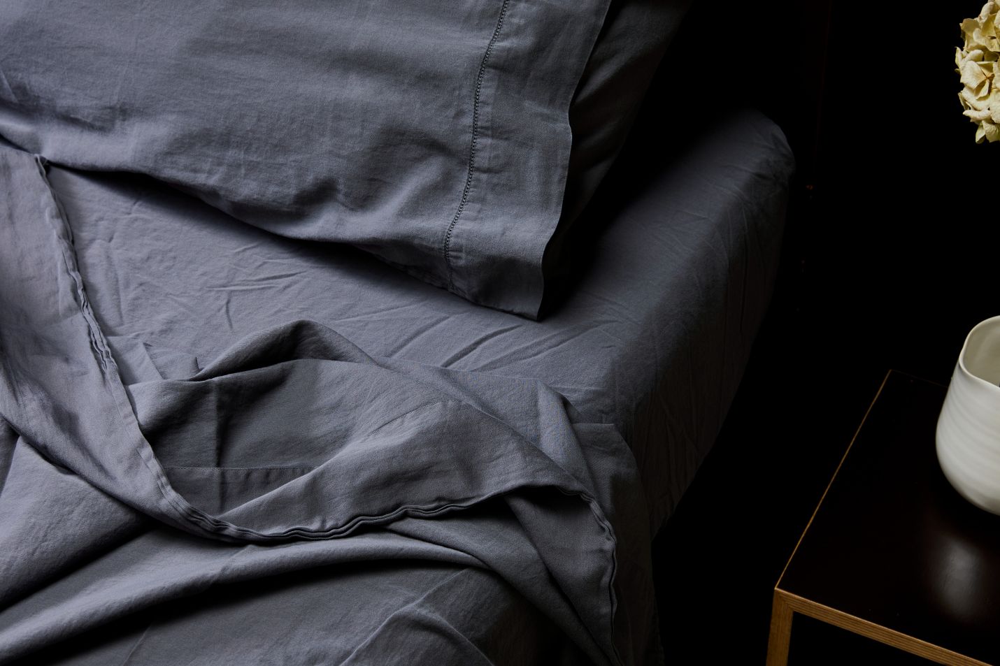 how to dress a bed 