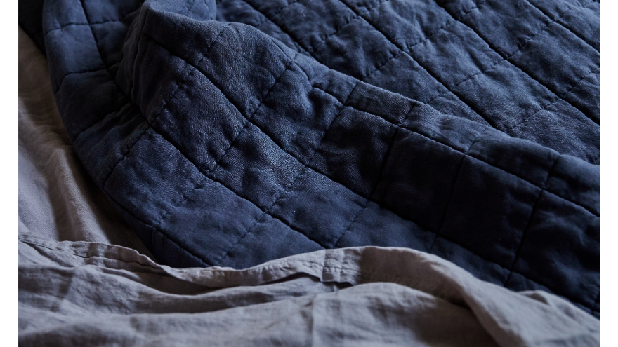 difference between a quilt and a comforter