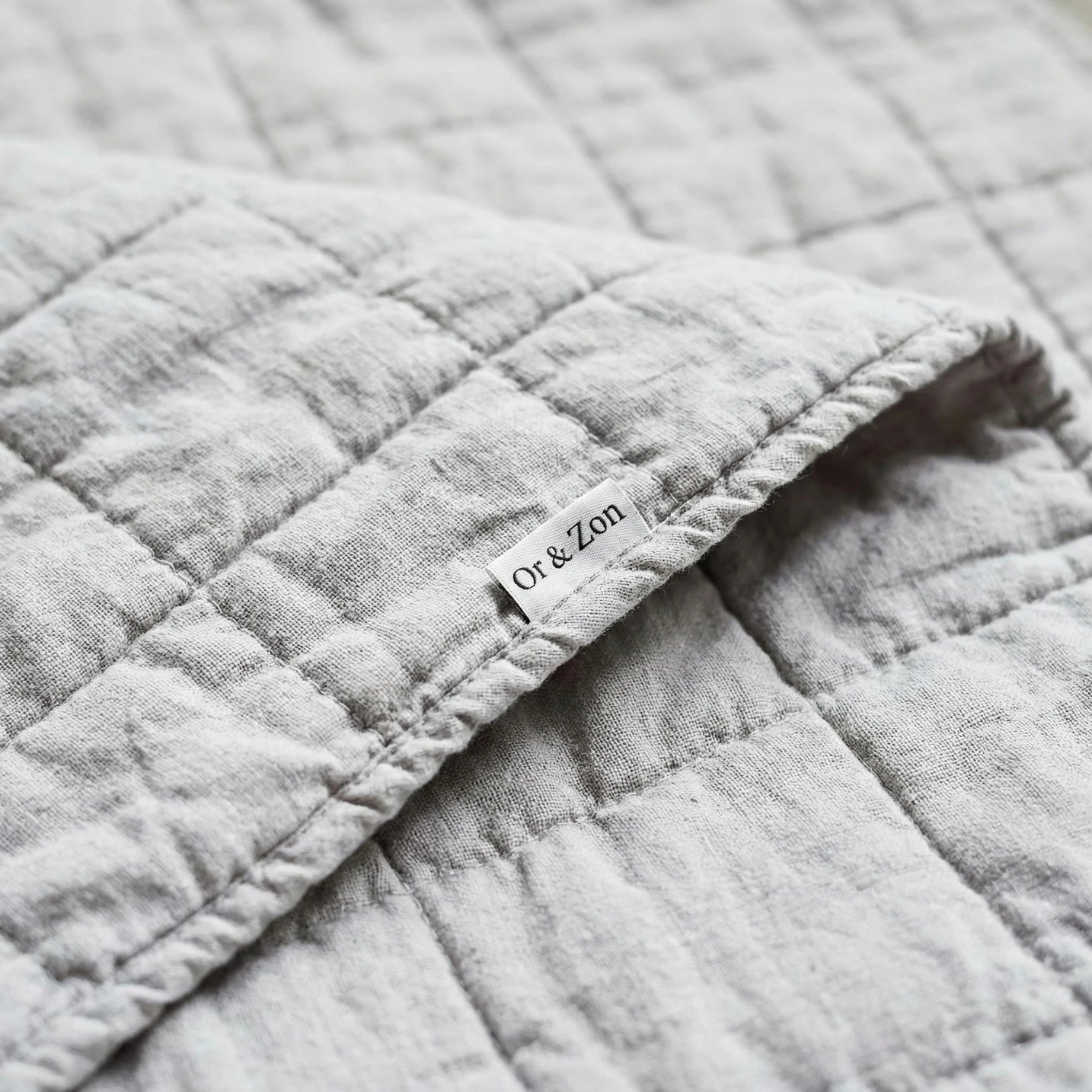 Stonewashed Linen Quilt - Light Grey
