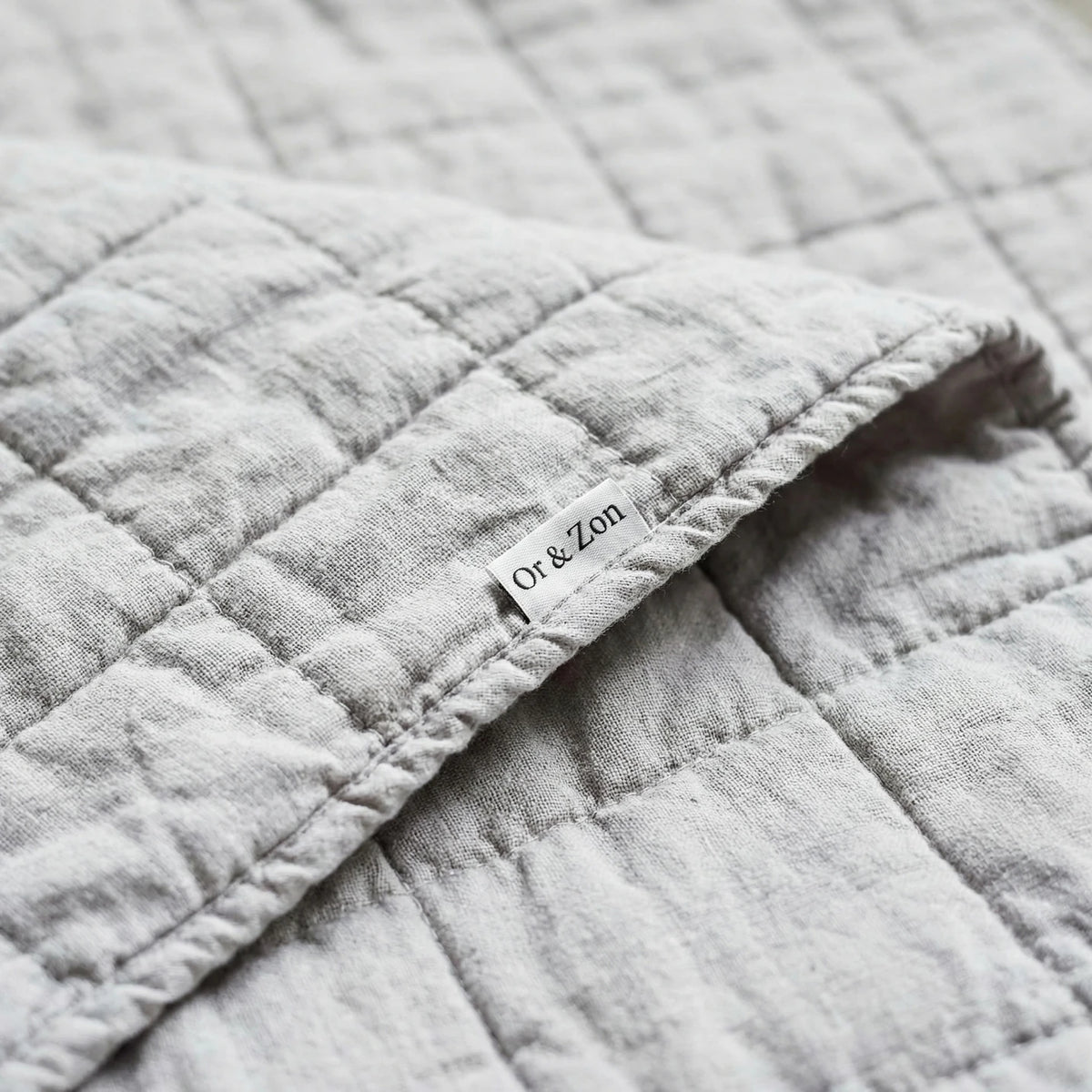 Stonewashed Linen Quilt - Light Grey