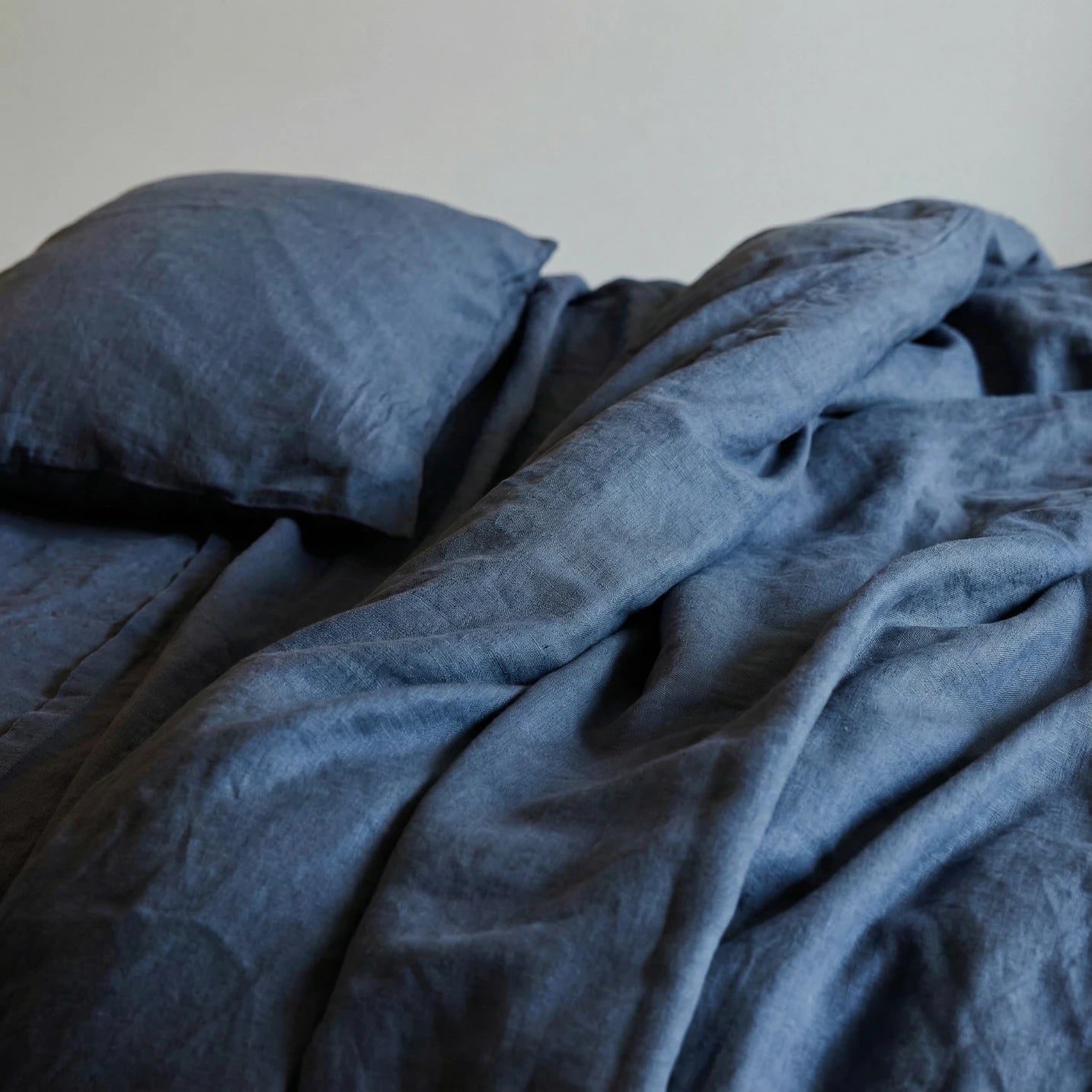 Stonewashed Linen Bed Set - Navy Blue