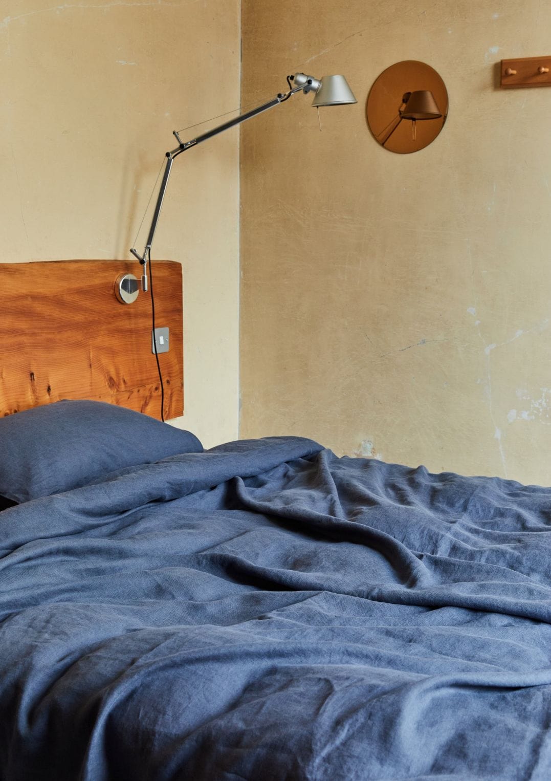 Navy Blue Stonewashed Linen Bed Set